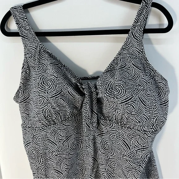 Alisha Levine Black with White Dots Swim Top Size 20W (Women's) - Picture 3 of 8